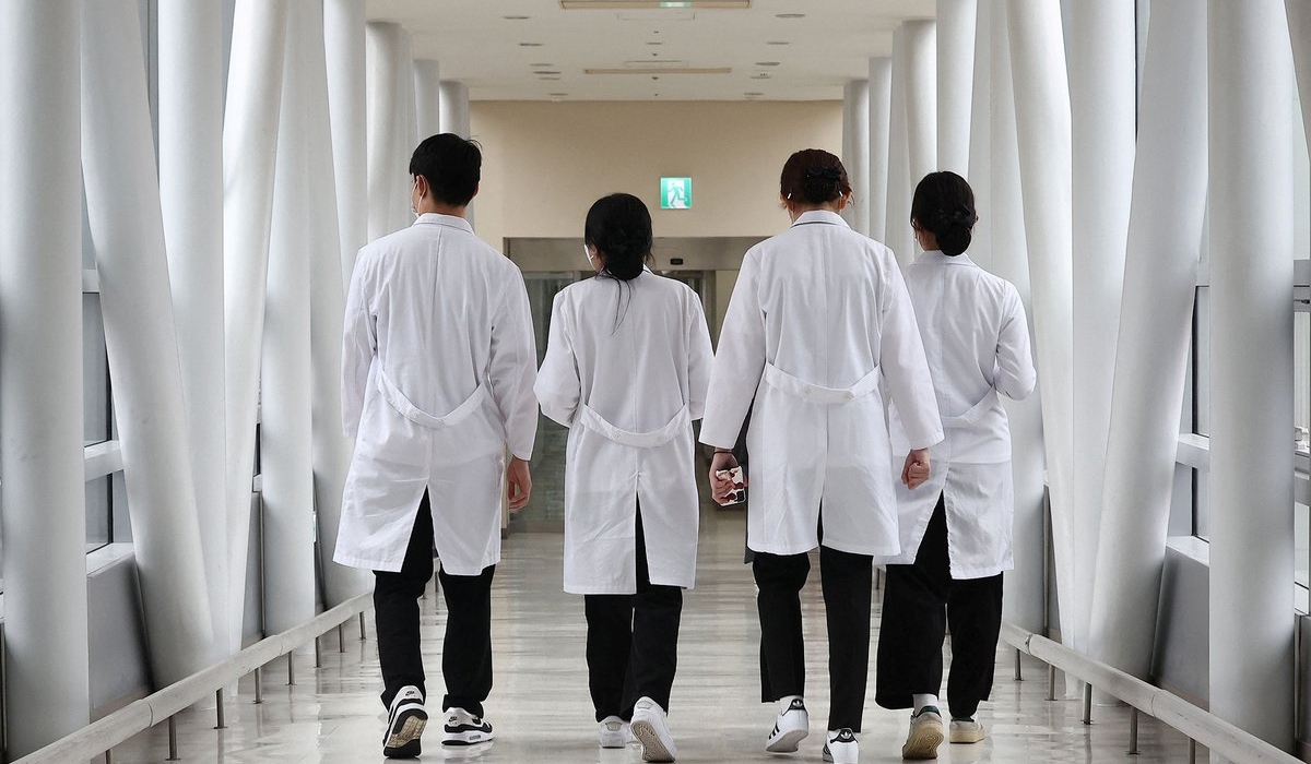 S. Korea's Health Care Crisis Deepens as More than 9000 Trainee Doctors Leave Worksites